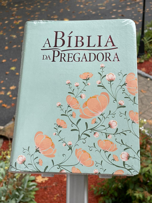 A Bíblia Da Pregadora RC Luxo Flores Verde E Salmão